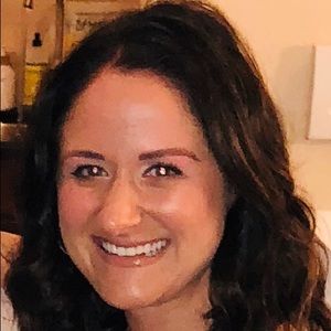 Meet your Posher, Leah